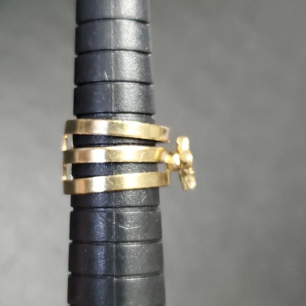 Gold tone bow ring adjustable - Picture 10 of 10